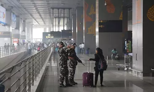 खाड़ी तनाव के बीच दिल्ली अंतरराष्ट्रीय हवाई अड्डे पर 80 से अधिक उड़ानें रद्द खाड़ी तनाव के बीच दिल्ली अंतरराष्ट्रीय हवाई अड्डे पर 80 से अधिक उड़ानें रद्द