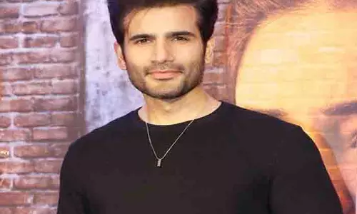 Karan Tacker ने के के मेनन की प्रशंसा की