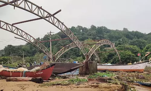 Karnataka : मछली पकड़ने का शेड जीर्ण-शीर्ण अवस्था में Karnataka : मछली पकड़ने का शेड जीर्ण-शीर्ण अवस्था में