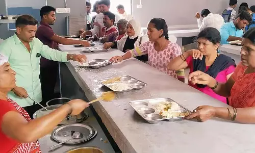 इंदिरा कैंटीन: भोजन की कमी