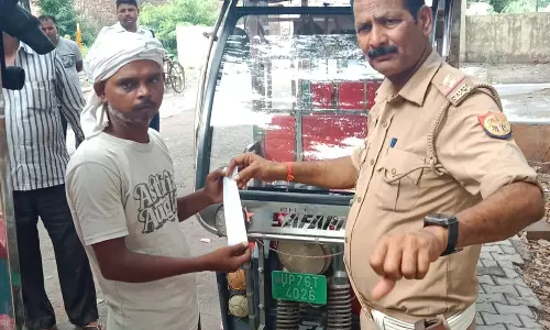 Farrukhabad: पुलिस की सख्ती, 150 वाहन चालकों पर कार्रवाई