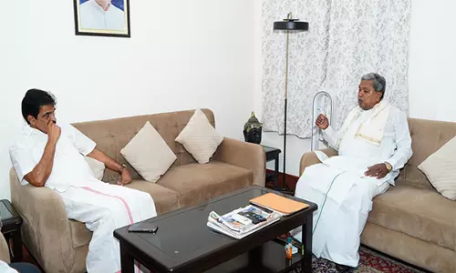 Karnataka CM ने दिल्ली में AICC महासचिव केसी वेणुगोपाल से मुलाकात की Karnataka CM ने दिल्ली में AICC महासचिव केसी वेणुगोपाल से मुलाकात की