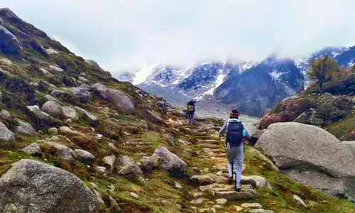 Dharamshala में ट्रैकरों की सुरक्षा हेतु धौलाधार पर तैनात होंगे वन मित्र Dharamshala में ट्रैकरों की सुरक्षा हेतु धौलाधार पर तैनात होंगे वन मित्र