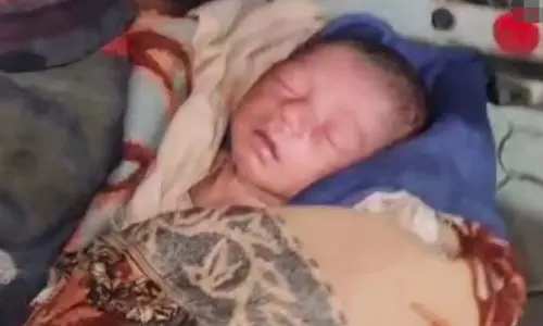 MP : उमरिया में नाले में मिला 2 दिन का बच्चा, अब अस्पताल में जिंदगी की जंग लड़ रहा MP : उमरिया में नाले में मिला 2 दिन का बच्चा, अब अस्पताल में जिंदगी की जंग लड़ रहा