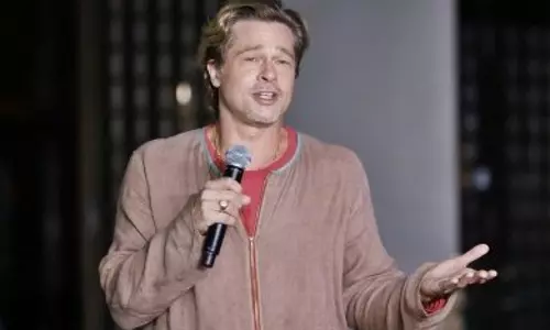 Hollywood स्टार ब्रैड पिट ने पुरानी यादों को ताजा किया Hollywood स्टार ब्रैड पिट ने पुरानी यादों को ताजा किया