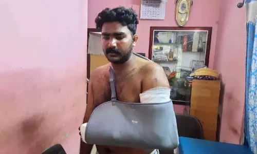 Kerala : बेपोर स्टेशन पर पुलिस ने एक युवक की बेरहमी से पिटाई की