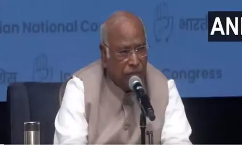 हम अब देश में अघोषित आपातकाल का सामना कर रहे हैं: Mallikarjun Kharge