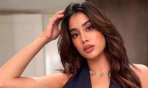 Janhvi Kapoor : जिम में बहाया पसीना, शेयर की कठोर वर्कआउट सेशन की झलक Janhvi Kapoor : जिम में बहाया पसीना, शेयर की कठोर वर्कआउट सेशन की झलक