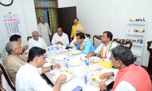 सचिन पायलट ने छत्तीसगढ़ दौरे पर वरिष्ठ कांग्रेस नेताओं के साथ किया लंच