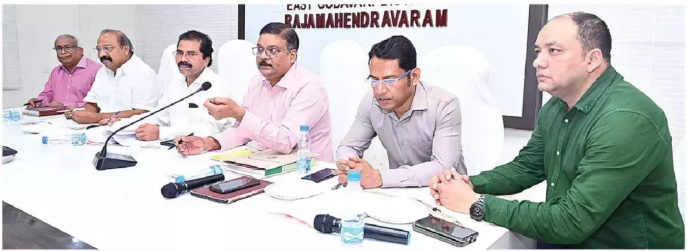 Andhra: NDMA टीम ने आपदा तैयारियों की समीक्षा की Andhra: NDMA टीम ने आपदा तैयारियों की समीक्षा की