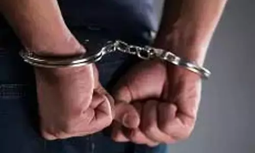 Meghalaya : 25 लाख रुपये की हेरोइन जब्त, 3 गिरफ्तार Meghalaya : 25 लाख रुपये की हेरोइन जब्त, 3 गिरफ्तार