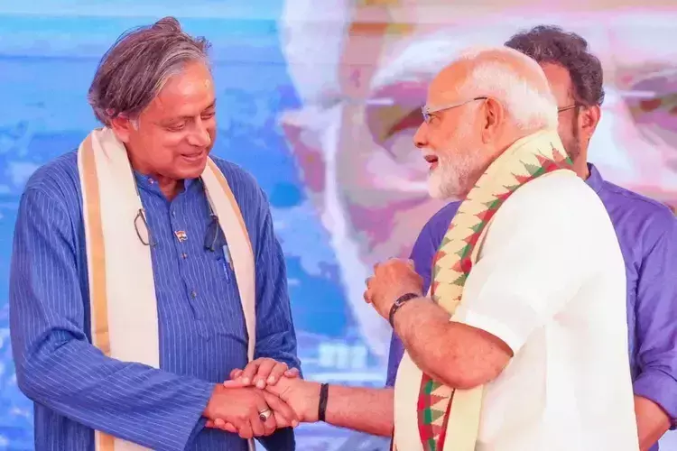 थरूर द्वारा पीएम मोदी की तारीफ से कांग्रेस एक बार फिर बौखला गई