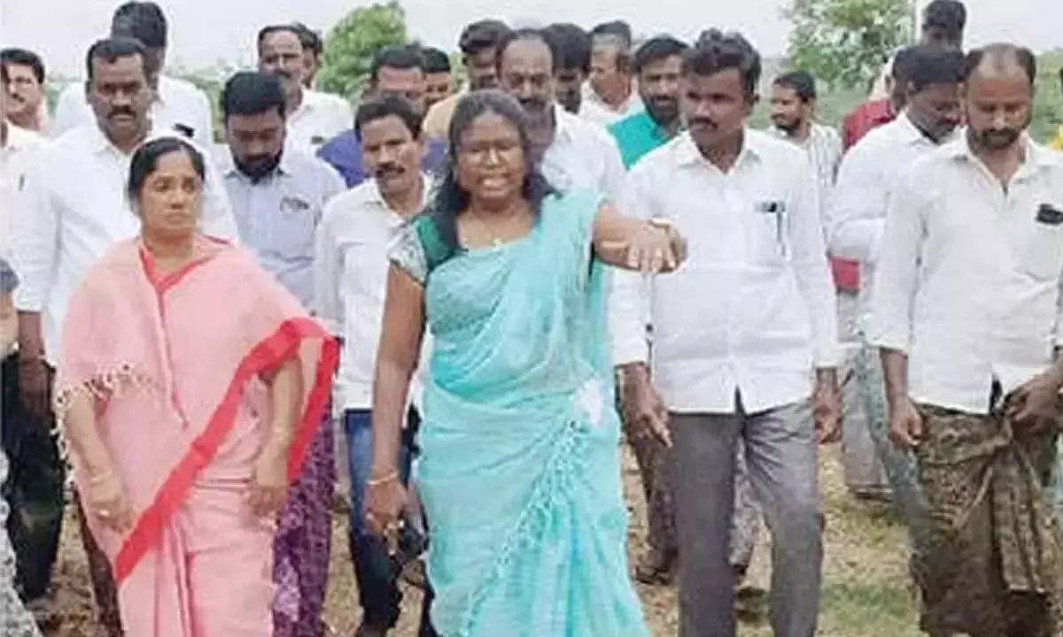 Andhra: नई गठबंधन सरकार के तहत कस्तूरबा विद्यालयों को बढ़ावा मिलेगा Andhra: नई गठबंधन सरकार के तहत कस्तूरबा विद्यालयों को बढ़ावा मिलेगा