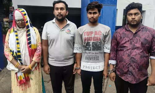विकलांग क्लाइंट की हत्या कर शव में सीमेंट डालकर फेंका, 4 शातिर अपराधी गिरफ्तार