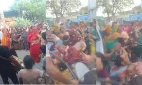 UP : अनियंत्रित वैन ने मचाई तबाही, महिलाओं और बच्चों को रौंदा – 18 घायल