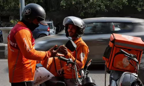 गिग वर्कर्स यूनियन ने Telangana में बाइक टैक्सियों पर प्रतिबंध लगाने की मांग की गिग वर्कर्स यूनियन ने Telangana में बाइक टैक्सियों पर प्रतिबंध लगाने की मांग की