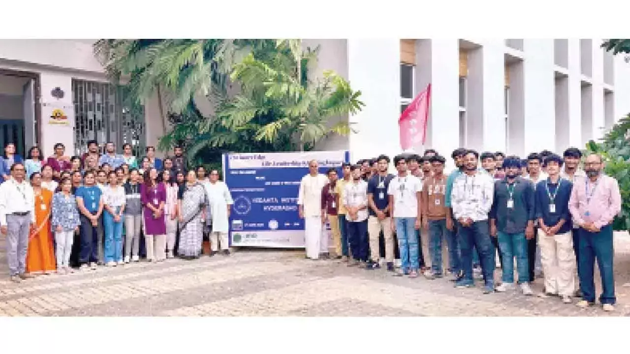 Telangana: वेदांता संस्थान ने नेतृत्व कौशल पर सत्र आयोजित किया Telangana: वेदांता संस्थान ने नेतृत्व कौशल पर सत्र आयोजित किया