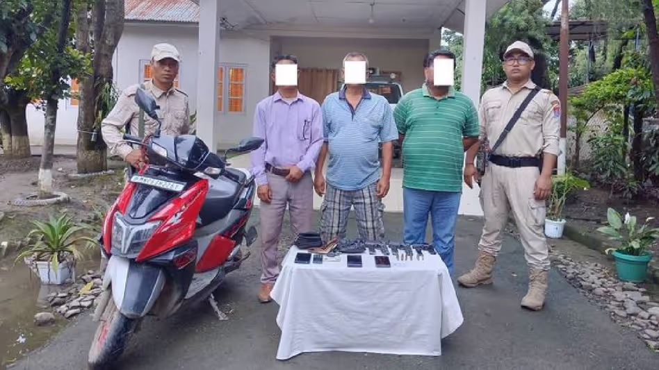 Manipur : सरकारी अधिकारियों को धमकाने और जबरन वसूली की कोशिश के आरोप