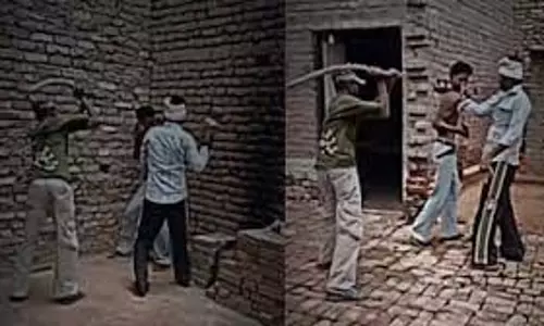 Punjab : घर में घुस युवक पर डंडे-ईंट से हमला, सिर फोड़कर बनाया वीडियो