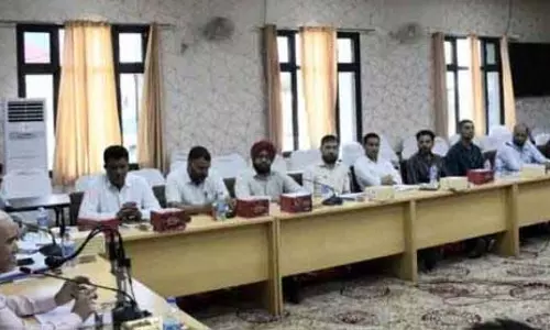 DC किश्तवाड़ ने DLRC बैठक में बैंकों के प्रदर्शन की समीक्षा की DC किश्तवाड़ ने DLRC बैठक में बैंकों के प्रदर्शन की समीक्षा की