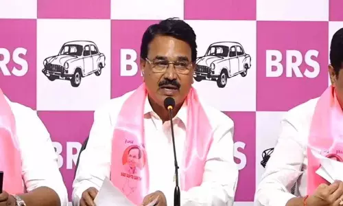 एक इंच के अंतर से क्या महान भागीरथडू केसीआर के समान हैं? : Niranjan Reddy