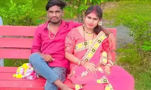 अजीबो-गरीब मामला: शादी के 20 दिन बाद नवविवाहिता प्रेमी संग फरार, पति की सड़क पर पिटाई