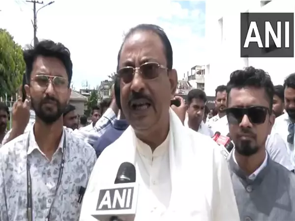 इंदिरा गांधी ने अपनी कुर्सी बचाने के लिए आपातकाल लागू किया: Tripura BJP Chief इंदिरा गांधी ने अपनी कुर्सी बचाने के लिए आपातकाल लागू किया: Tripura BJP Chief