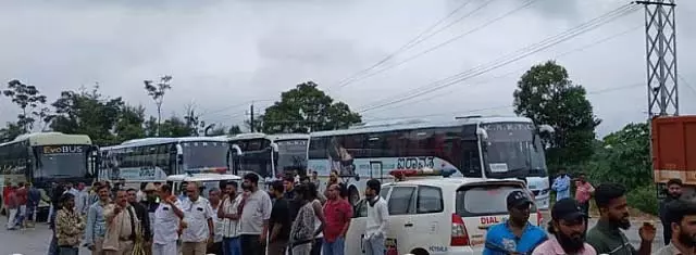 Karnataka : मंगलुरु की ओर जाने वालों को वैकल्पिक मार्गों का उपयोग करने की सलाह दी गई Karnataka : मंगलुरु की ओर जाने वालों को वैकल्पिक मार्गों का उपयोग करने की सलाह दी गई