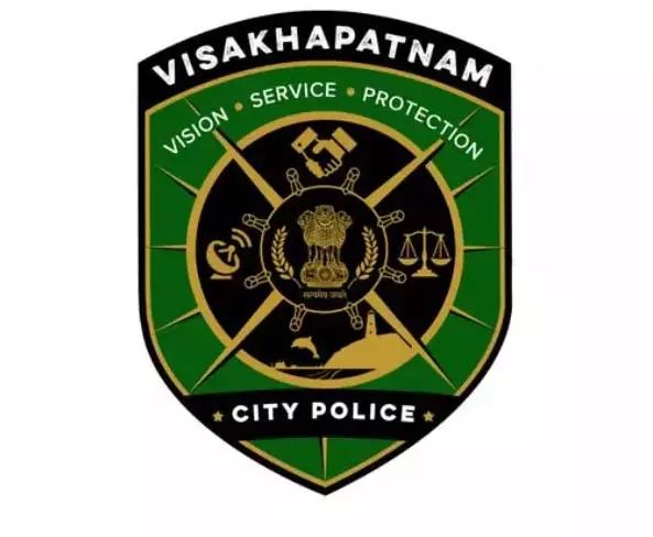 Vizag पुलिस ने गांजा रैकेट में शामिल 69 गिरोहों का भंडाफोड़ किया Vizag पुलिस ने गांजा रैकेट में शामिल 69 गिरोहों का भंडाफोड़ किया