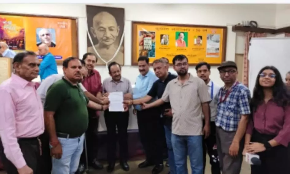 New Delhi: सरकार से मांग करेंगे कि वह दिल्ली के पत्रकारों की सुविधाओं के लिए कारगर कदम उठाए - डॉक्टर हर्षवर्धन New Delhi: सरकार से मांग करेंगे कि वह दिल्ली के पत्रकारों की सुविधाओं के लिए कारगर कदम उठाए - डॉक्टर हर्षवर्धन