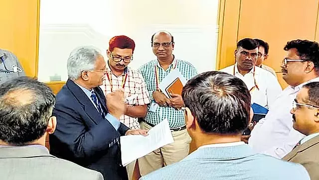 लोकायुक्त निरीक्षण में खुलासा: बेंगलुरु की झीलों का पानी कृषि के लिए भी उपयुक्त नहीं लोकायुक्त निरीक्षण में खुलासा: बेंगलुरु की झीलों का पानी कृषि के लिए भी उपयुक्त नहीं