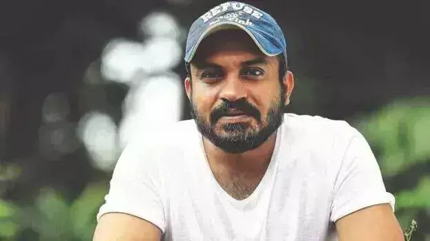 Kerala : सौबिन शाहिर समेत तीन को वित्तीय धोखाधड़ी मामले में अग्रिम जमानत मिली Kerala : सौबिन शाहिर समेत तीन को वित्तीय धोखाधड़ी मामले में अग्रिम जमानत मिली