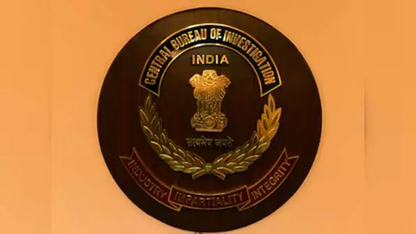 साइबर अपराधियों पर CBI का शिकंजा, 5 राज्यों में छापेमारी, 9 गिरफ्तार साइबर अपराधियों पर CBI का शिकंजा, 5 राज्यों में छापेमारी, 9 गिरफ्तार