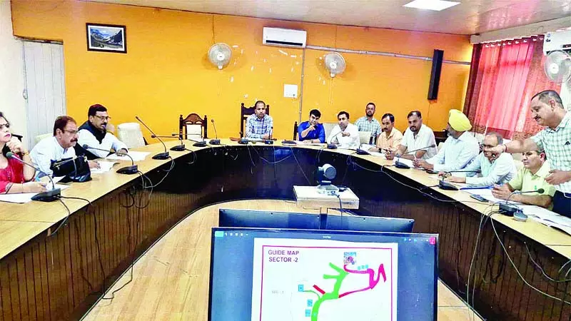 नयनादेवी मंदिर में भीड़ बढ़ते ही जारी होगा अलर्ट नयनादेवी मंदिर में भीड़ बढ़ते ही जारी होगा अलर्ट