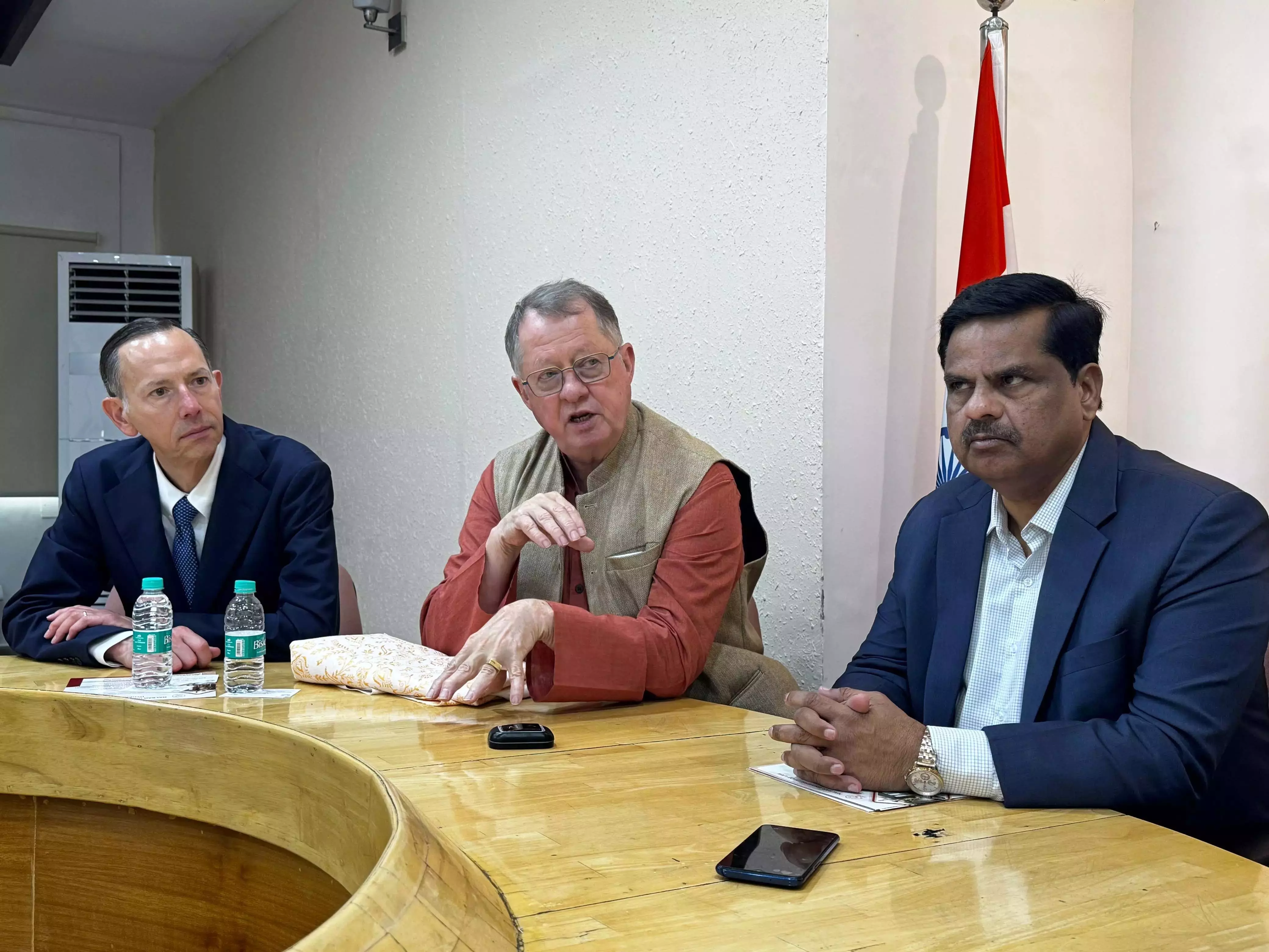 USD और तेलंगाना उच्च शिक्षा परिषद ने राज्य-व्यापी ऑनलाइन कार्यक्रमों के लिए गठबंधन बनाया USD और तेलंगाना उच्च शिक्षा परिषद ने राज्य-व्यापी ऑनलाइन कार्यक्रमों के लिए गठबंधन बनाया