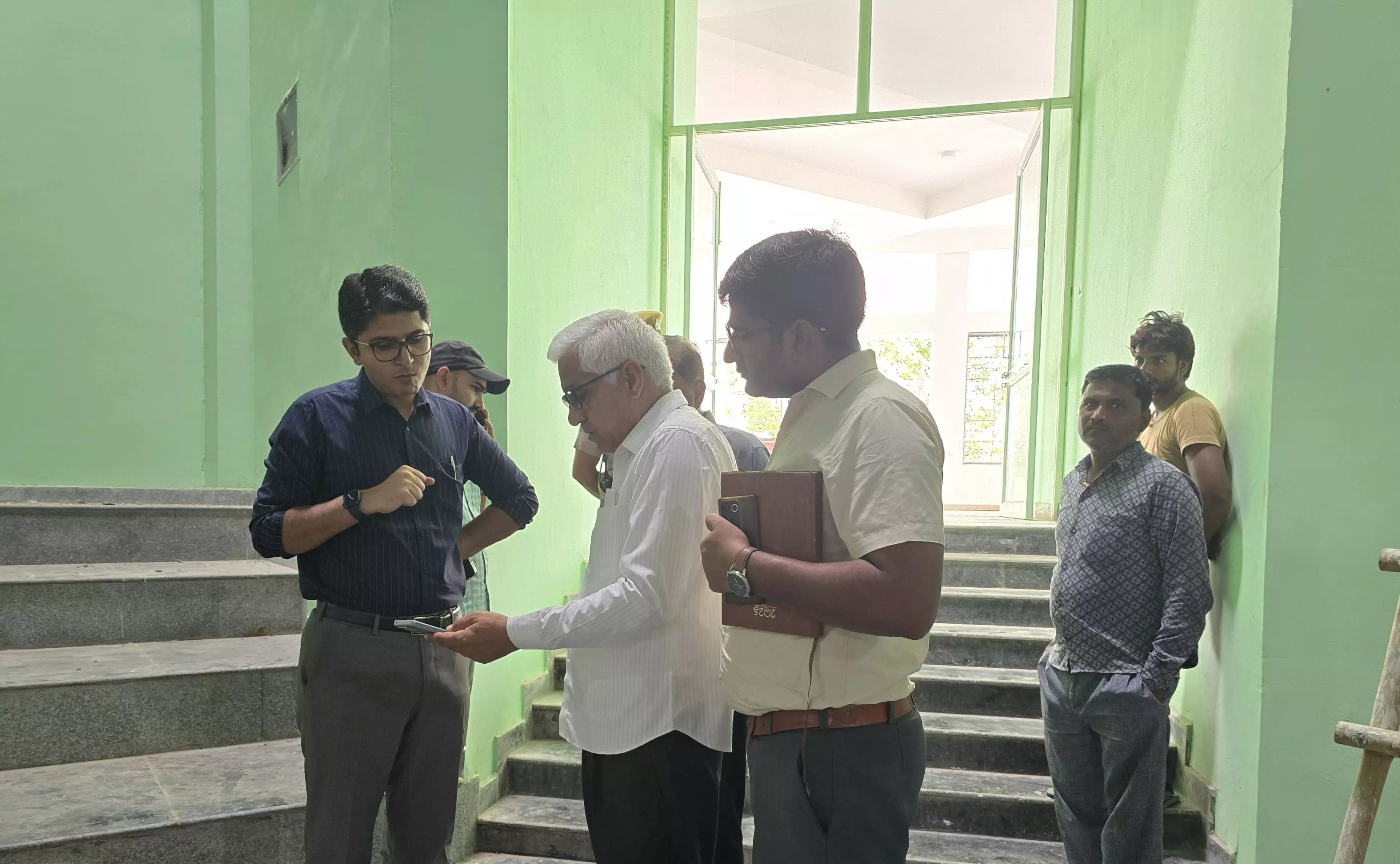 Bundi: जिला कलेक्टर ने किया शहर में संचालित विकास कार्यों का निरीक्षण Bundi: जिला कलेक्टर ने किया शहर में संचालित विकास कार्यों का निरीक्षण