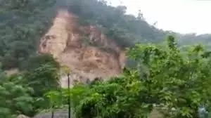 Arunachal Pradesh : भूस्खलन से एक व्यक्ति की मौत, एक लापता Arunachal Pradesh : भूस्खलन से एक व्यक्ति की मौत, एक लापता