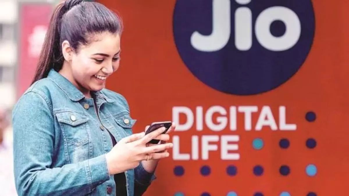 Jio के ये प्लान देंगे परदेस में भी साथ, मिलेंगे ऐसे फायदे Jio के ये प्लान देंगे परदेस में भी साथ, मिलेंगे ऐसे फायदे
