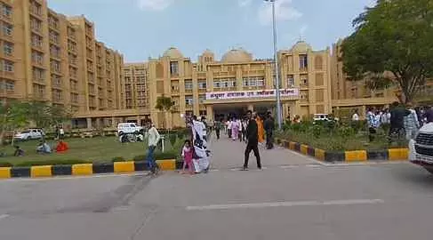 Gwalior : कोविड से पहली मौत दर्ज, भिंड से रेफर महिला की हालत थी नाजुक Gwalior : कोविड से पहली मौत दर्ज, भिंड से रेफर महिला की हालत थी नाजुक