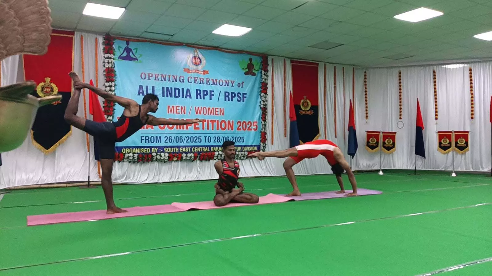 48वीं अखिल भारतीय रेलवे सुरक्षा बल योगा प्रतियोगिता का भव्य शुभारंभ 48वीं अखिल भारतीय रेलवे सुरक्षा बल योगा प्रतियोगिता का भव्य शुभारंभ