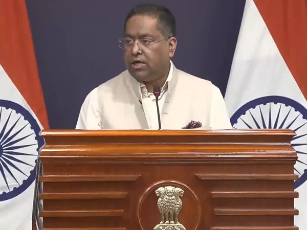 राजनाथ सिंह ने SCO बयान पर किया इनकार, विदेश मंत्रालय बोला – आतंक पर भारत की चिंता सार्वभौमिक राजनाथ सिंह ने SCO बयान पर किया इनकार, विदेश मंत्रालय बोला – आतंक पर भारत की चिंता सार्वभौमिक