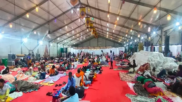 पुरी रथ यात्रा के लिए ECoR ने 25,000 श्रद्धालुओं के लिए प्रतीक्षा क्षेत्र और शेड किए तैयार पुरी रथ यात्रा के लिए ECoR ने 25,000 श्रद्धालुओं के लिए प्रतीक्षा क्षेत्र और शेड किए तैयार