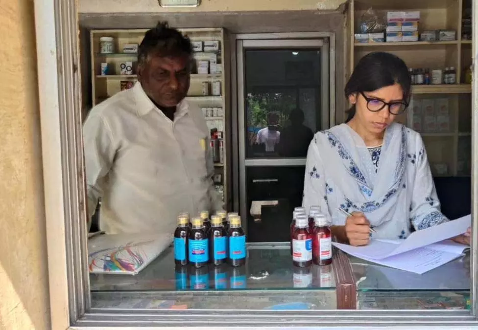 नशीली दवाओं के अवैध कारोबार का भंडाफोड़, दो मेडिकल स्टोर्स का लाइसेंस रद्द नशीली दवाओं के अवैध कारोबार का भंडाफोड़, दो मेडिकल स्टोर्स का लाइसेंस रद्द