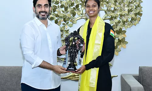 Andhra मंत्री नारा लोकेश ने नासा के अंतरिक्ष मिशन में चयन पर जाह्नवी डांगेटी को बधाई दी Andhra मंत्री नारा लोकेश ने नासा के अंतरिक्ष मिशन में चयन पर जाह्नवी डांगेटी को बधाई दी