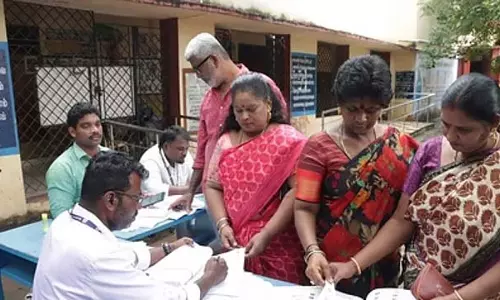 तमिलनाडु और पुडुचेरी में मतदाता सूची संशोधन का काम इस साल के अंत तक पूरा हो जाएगा- चुनाव आयोग तमिलनाडु और पुडुचेरी में मतदाता सूची संशोधन का काम इस साल के अंत तक पूरा हो जाएगा- चुनाव आयोग