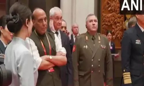 SCO के रक्षा मंत्रियों ने क़िंगदाओ अंतर्राष्ट्रीय सम्मेलन केंद्र में 2018 शिखर सम्मेलन स्थल का दौरा किया