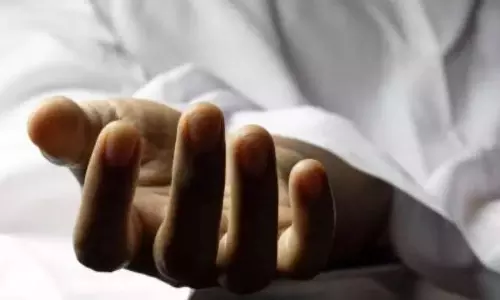 Telangana: ब्यूटीशियन ने होटल के कमरे में आत्महत्या कर ली Telangana: ब्यूटीशियन ने होटल के कमरे में आत्महत्या कर ली