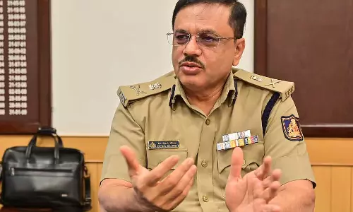 Karnataka : घृणास्पद भाषण और गलत सूचना का पता लगाने के काम में तेजी लाना Karnataka : घृणास्पद भाषण और गलत सूचना का पता लगाने के काम में तेजी लाना