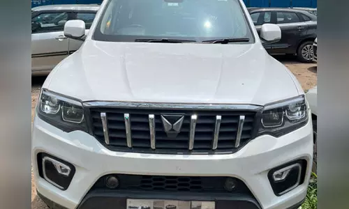 हिमाचल ड्रग अधिकारी के खिलाफ जांच में ED ने 32 लाख रुपये की संपत्ति और शराब की बोतलें जब्त कीं हिमाचल ड्रग अधिकारी के खिलाफ जांच में ED ने 32 लाख रुपये की संपत्ति और शराब की बोतलें जब्त कीं