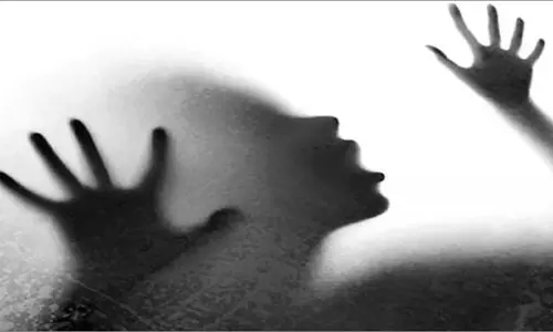 Chaibasa: डायन का आरोप लगा महिला को तीर से मारकर किया घायल Chaibasa: डायन का आरोप लगा महिला को तीर से मारकर किया घायल